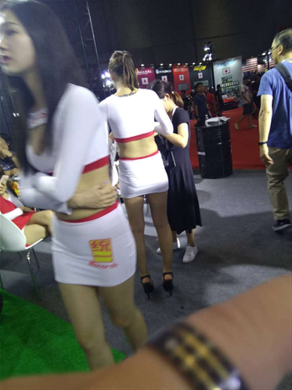 图片[3]-【咔喳赛贴】摩托二姐妹-流行馆