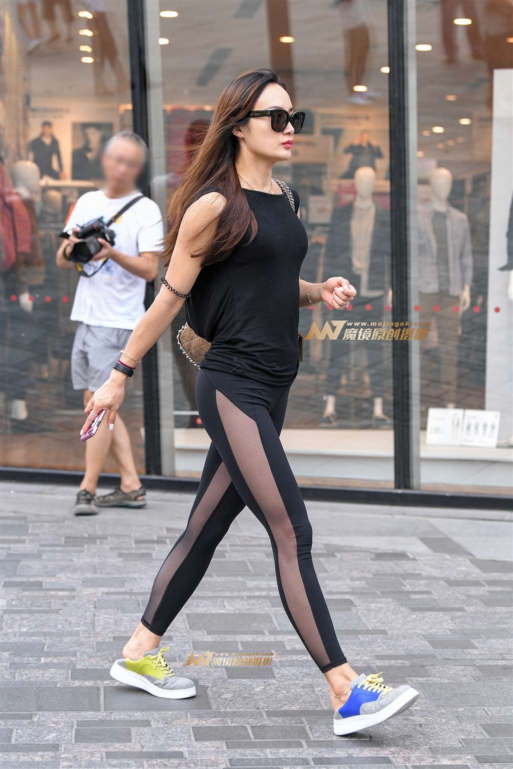 【久久赛帖】性感网纱健身裤美女-街拍流行馆