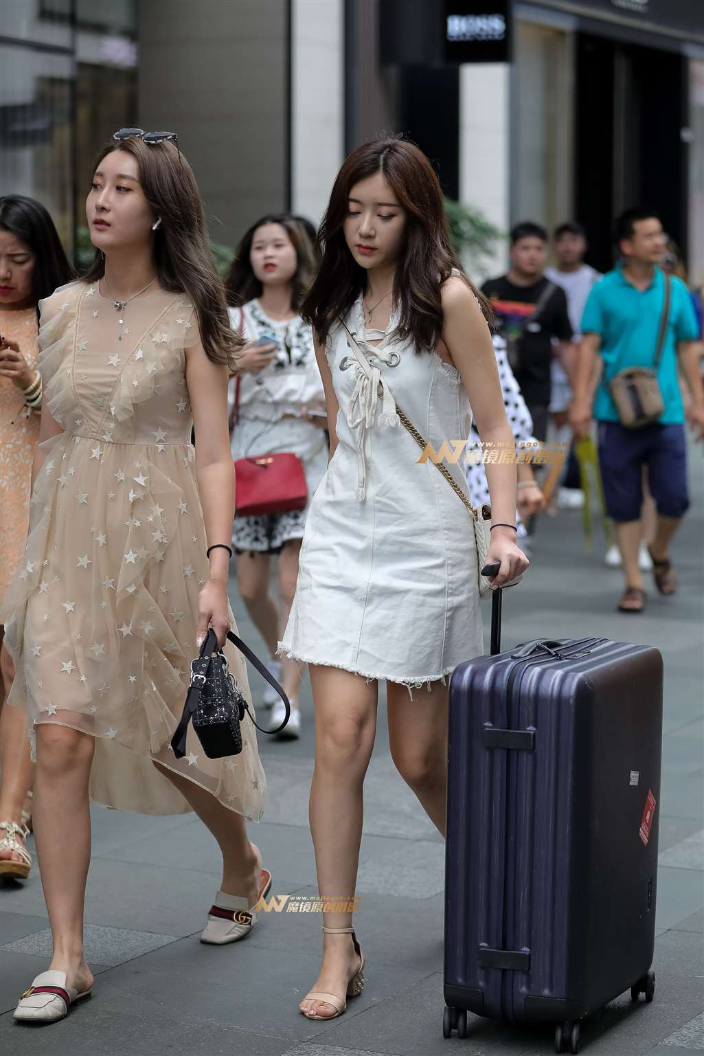 白白净净的闺蜜-流行馆