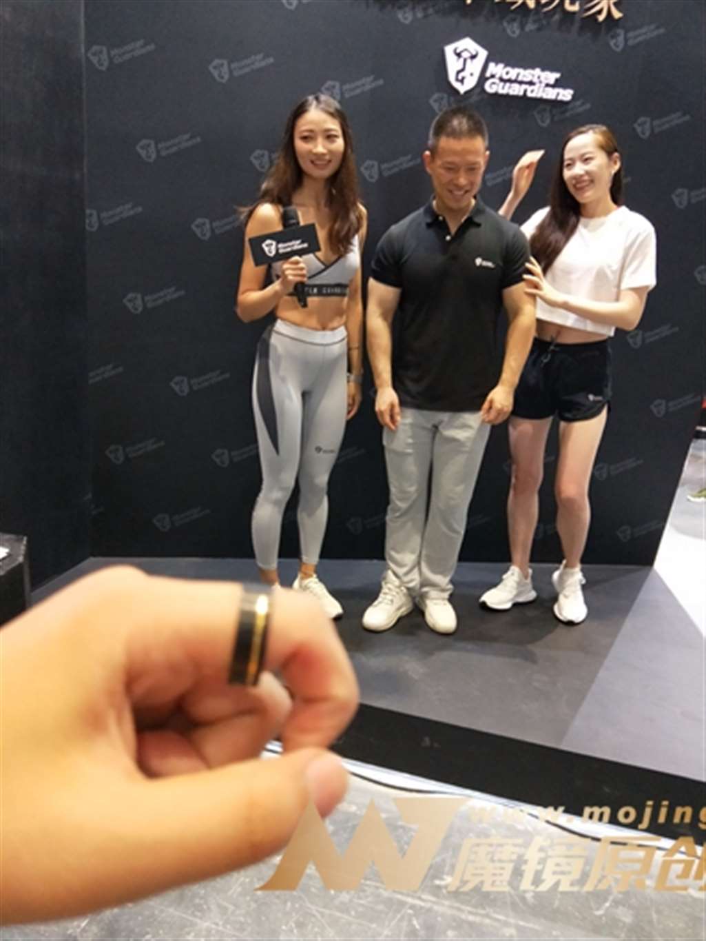 图片[3]-【欧阳幽明赛帖】浅色瑜伽裤美女主持人-流行馆