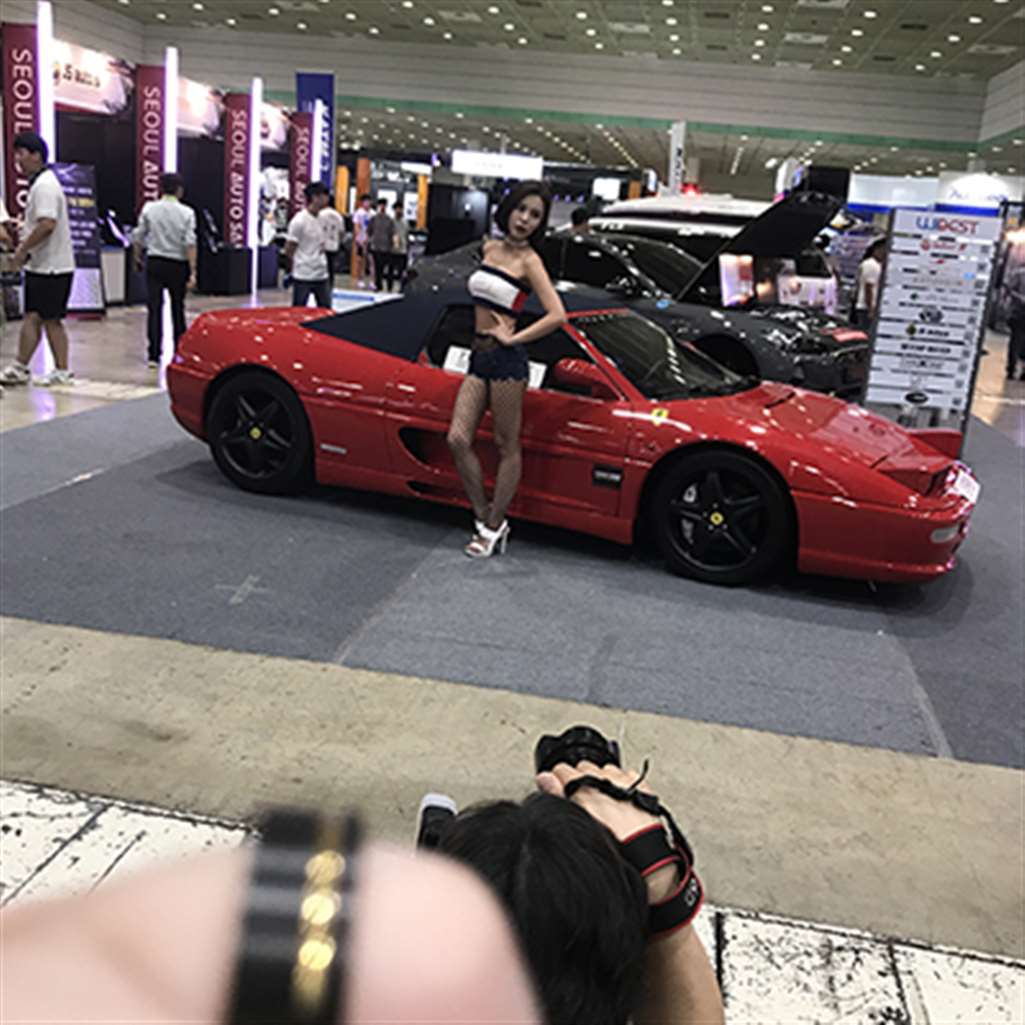 图片[3]-[辉辉赛贴-韩国改装车展]短发渔网袜车模-流行馆