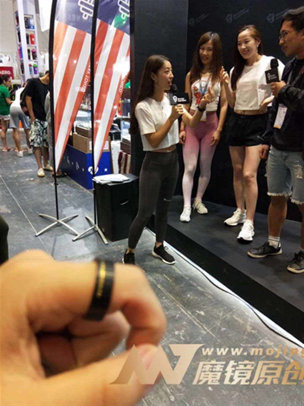 图片[3]-【欧阳幽明赛帖】墨灰瑜伽裤美女主持人-流行馆