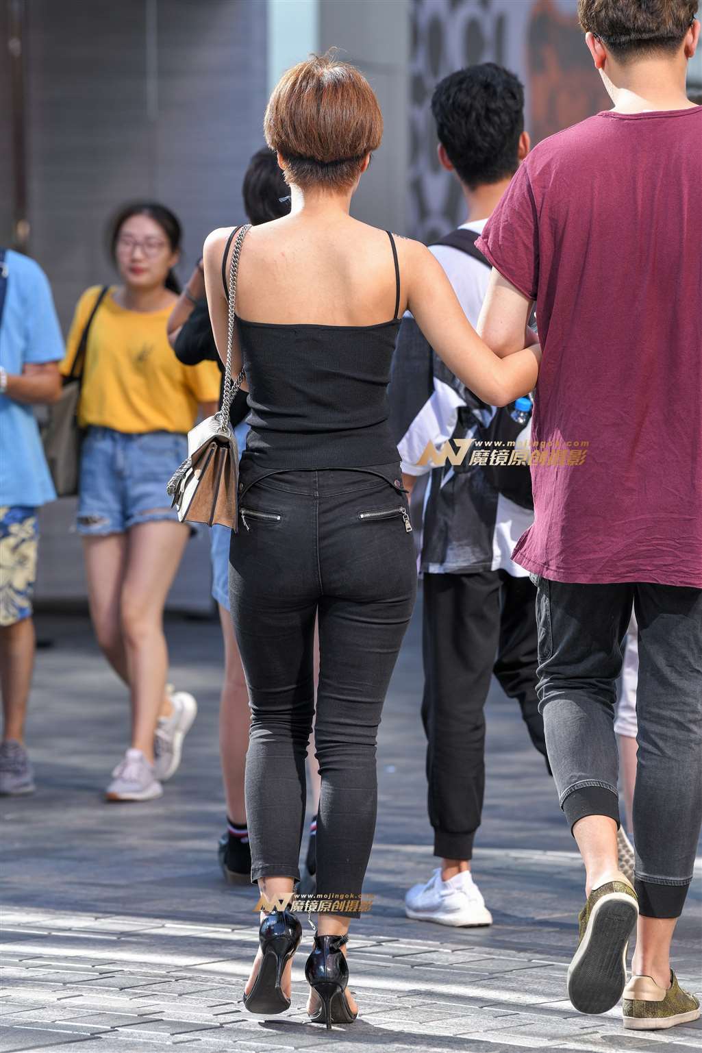 图片[2]-【久久赛帖】高跟鞋紧身牛仔裤美女-流行馆