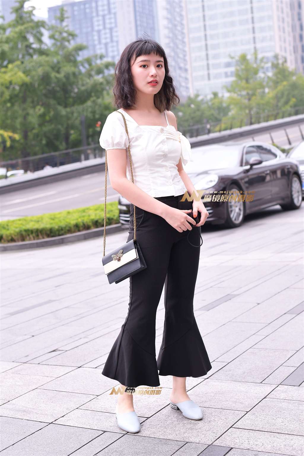 【街拍之魂赛帖】甜美长相紧致好身材-流行馆