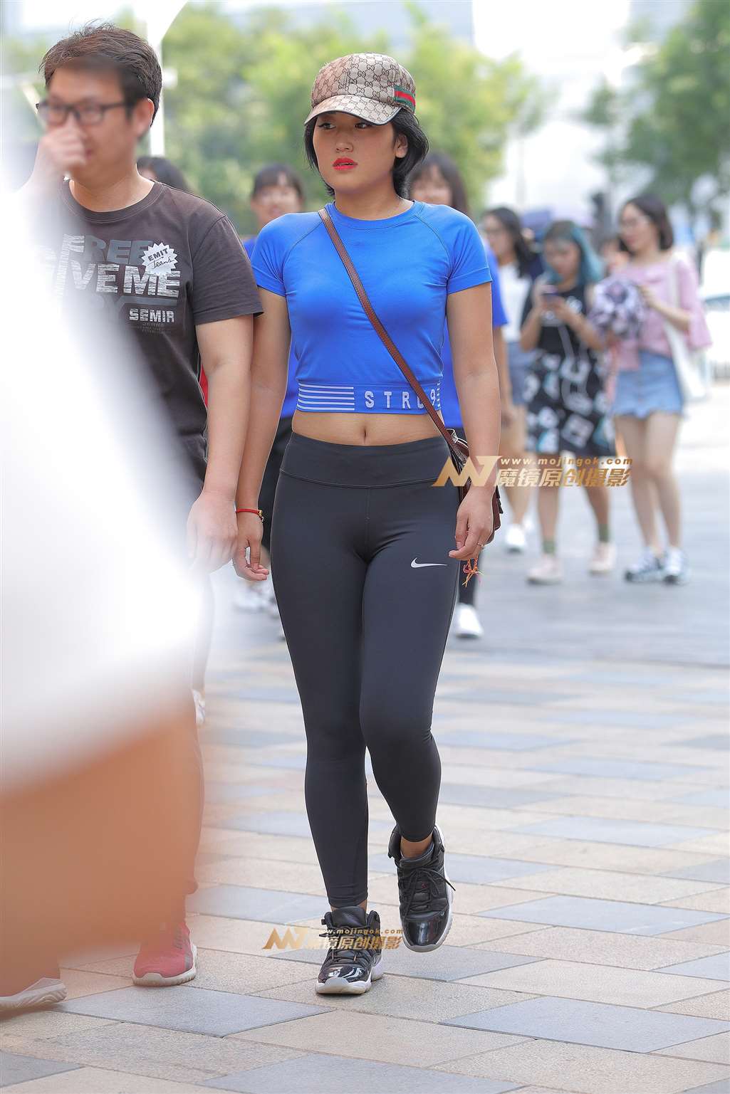 【视觉冲击赛帖】短发，短装，黑色健美裤MM-流行馆