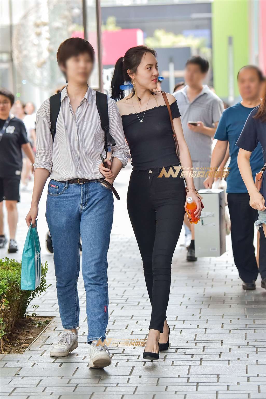 图片[3]-黑色一字肩紧牛长腿美女-流行馆