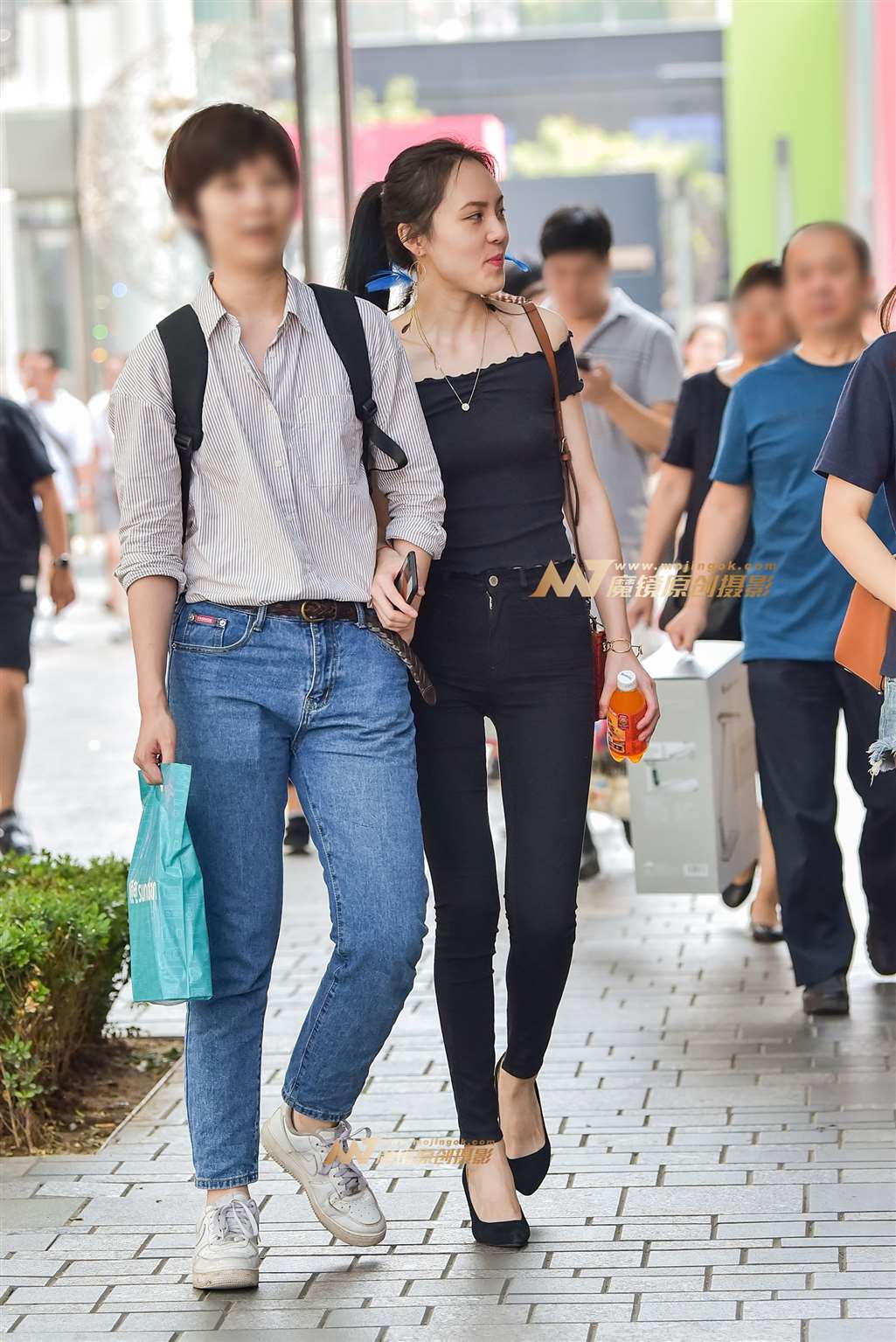 图片[4]-黑色一字肩紧牛长腿美女-流行馆
