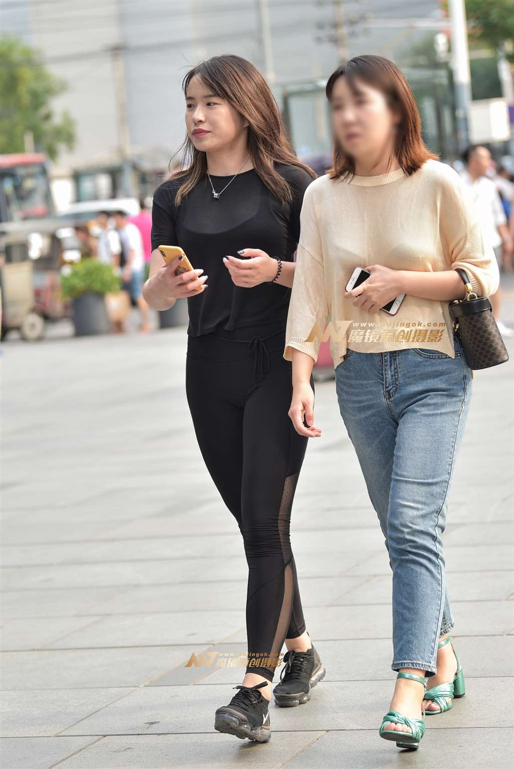 图片[4]-性感黑色弹力裤小妹-流行馆