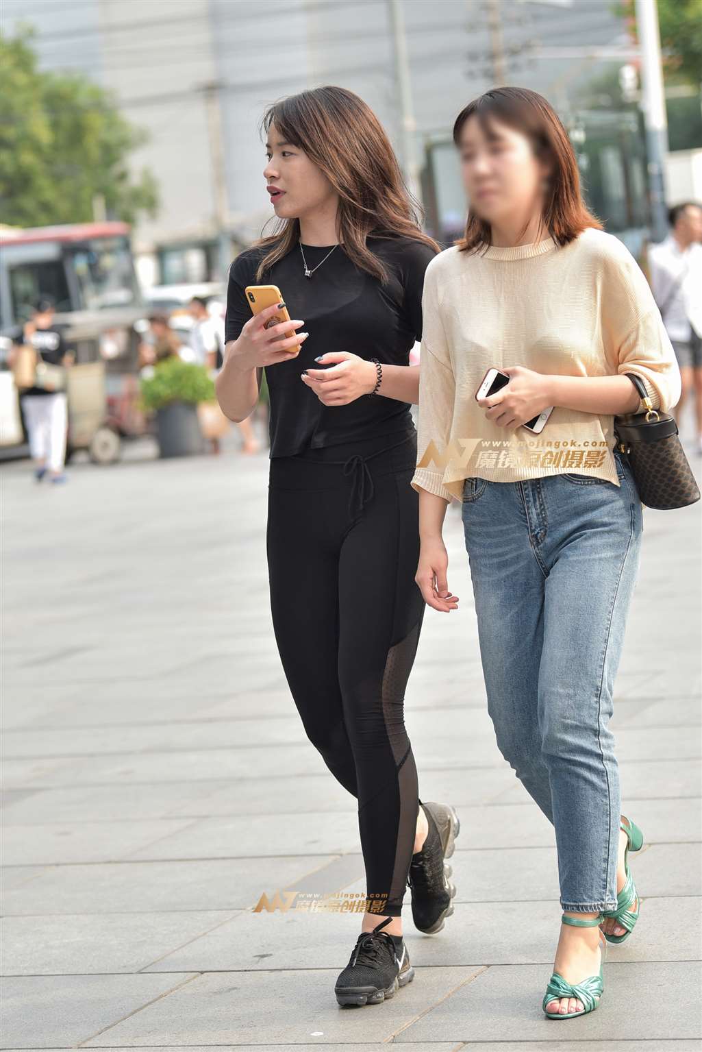 图片[5]-性感黑色弹力裤小妹-流行馆