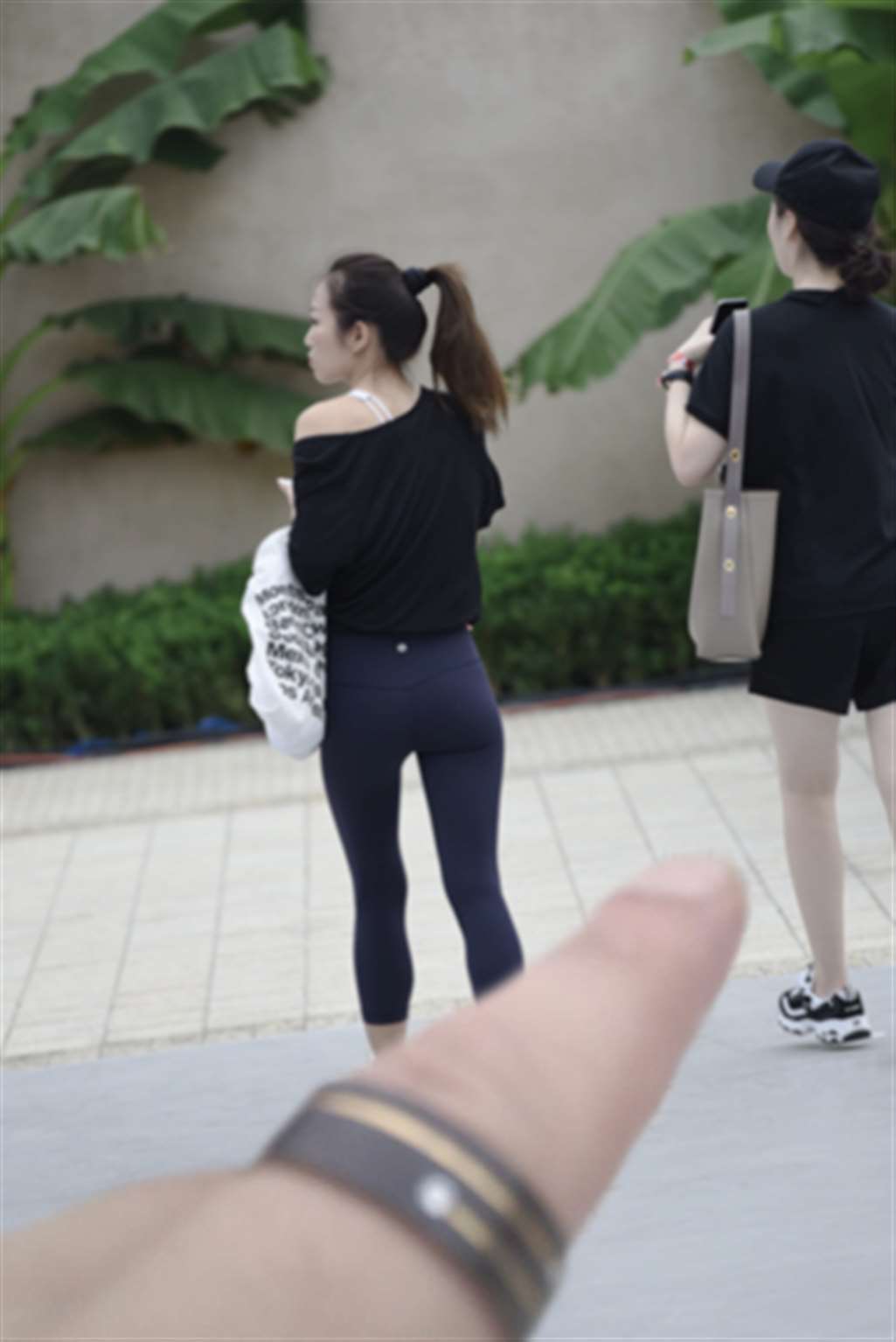 图片[3]-【咔喳赛贴】兰色九分裤-街拍流行馆