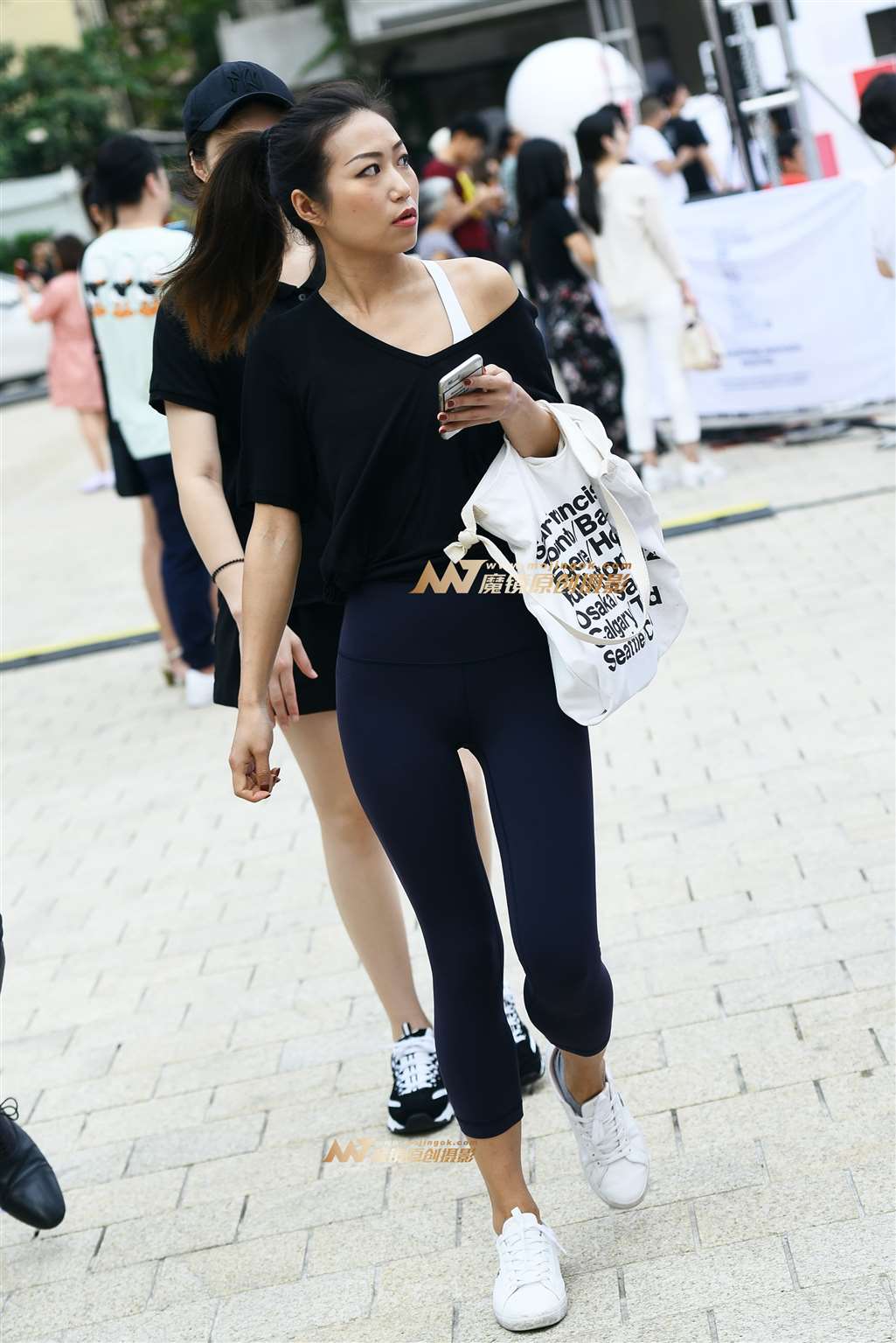 图片[5]-【咔喳赛贴】兰色九分裤-街拍流行馆