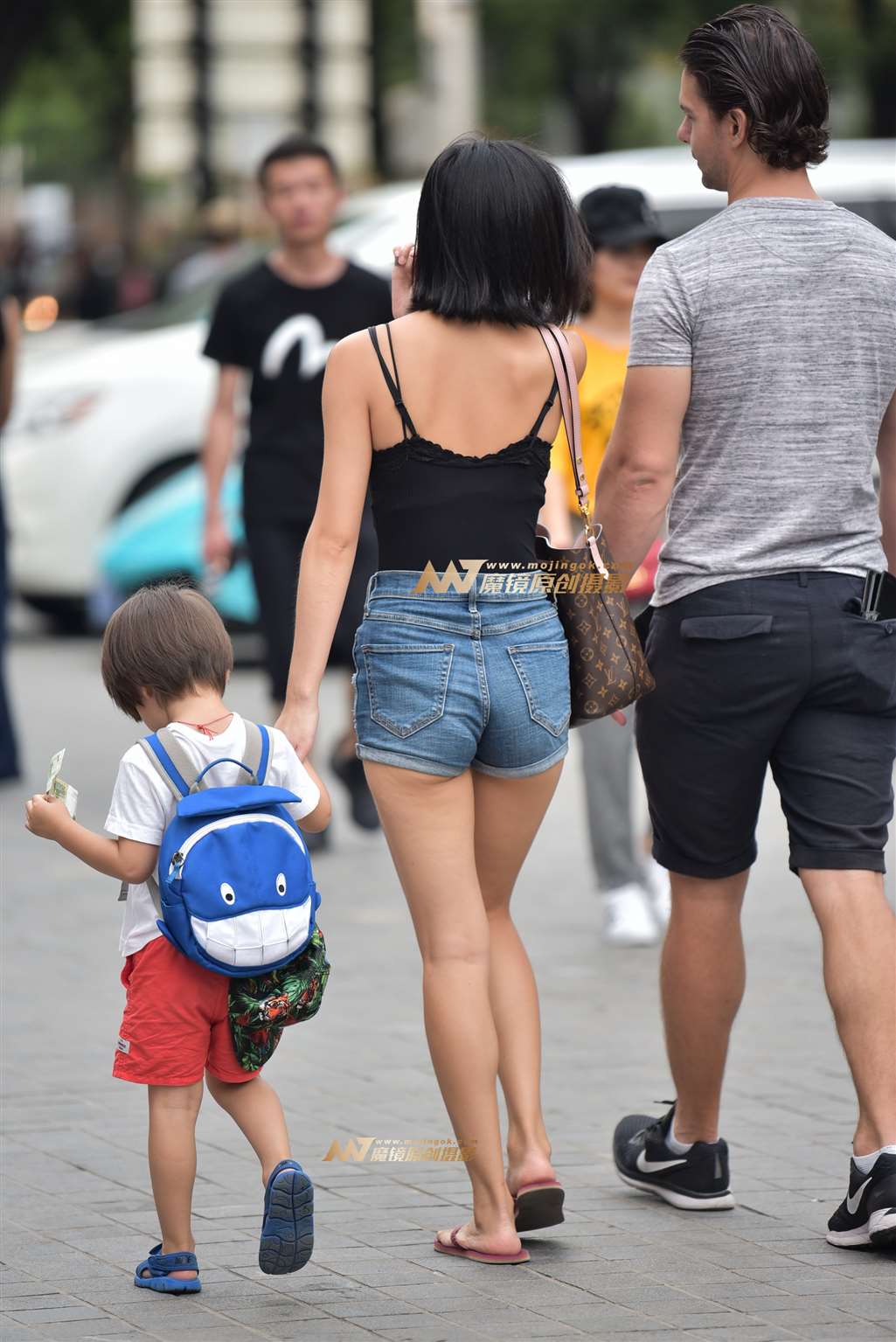 又见甜美笑容的辣妈美**-流行馆