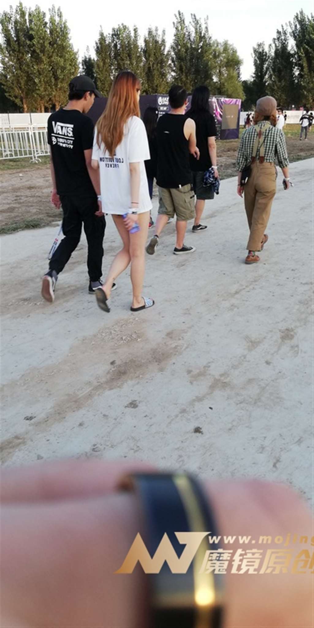 图片[3]-【视觉冲击赛贴】黄昏下的热裤月牙女友-流行馆