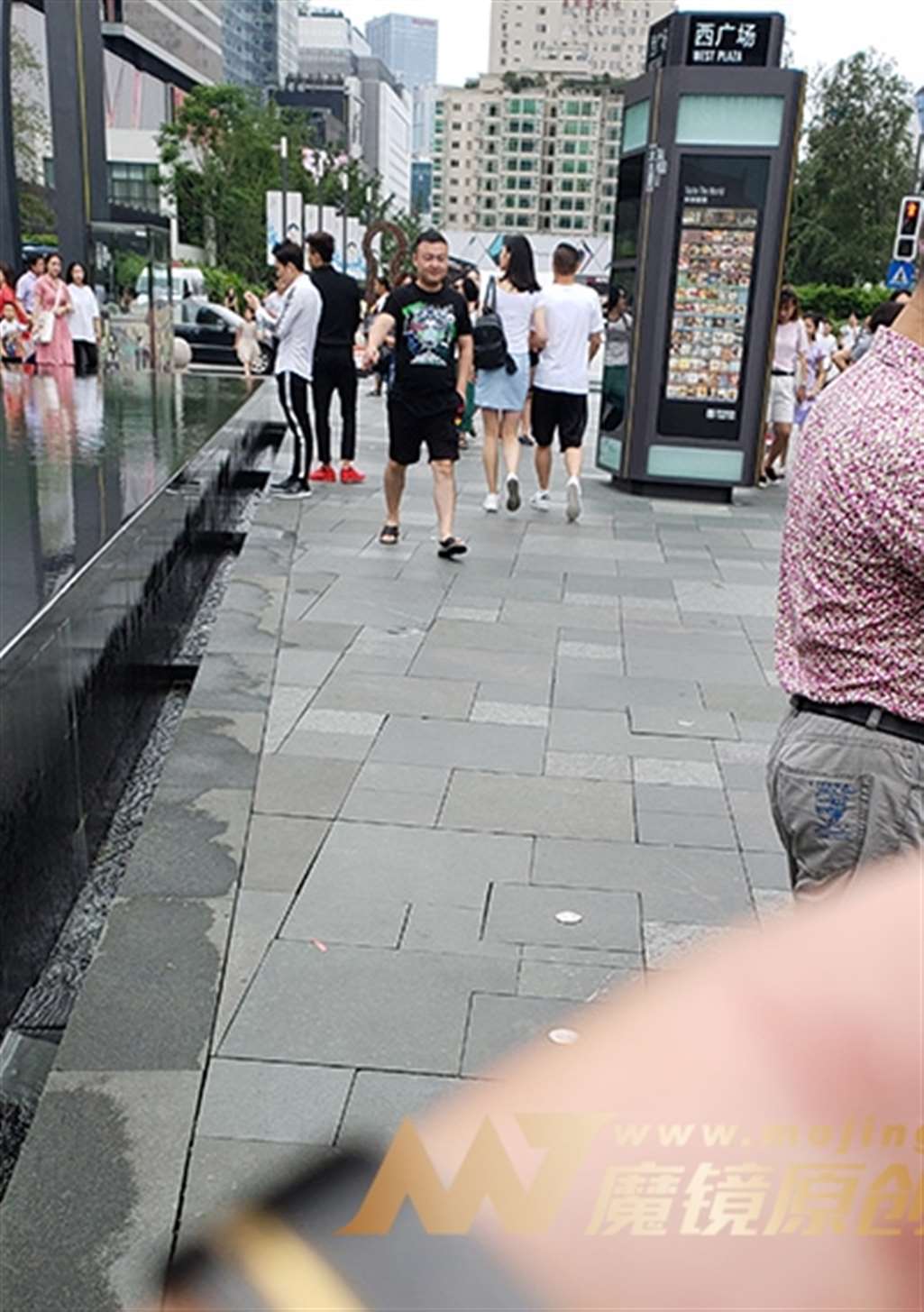 图片[3]-【凯恩赛贴】难得一见的油亮皮裙-流行馆