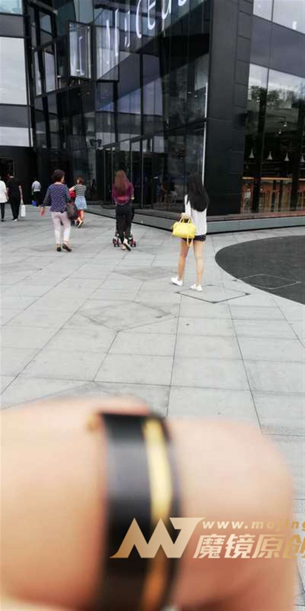 图片[2]-【视觉冲击赛帖】翘臀少妇-流行馆