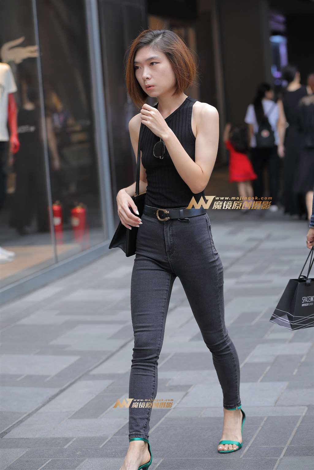 【视觉冲击赛帖】铅笔紧牛MM，逛街买衣服-流行馆