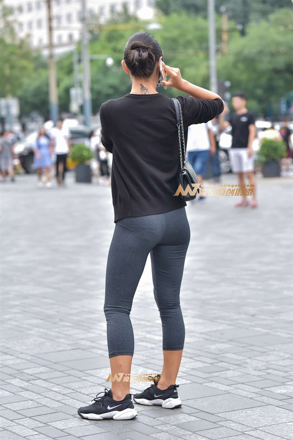 图片[3]-七分弹力裤 就是如此紧致-流行馆