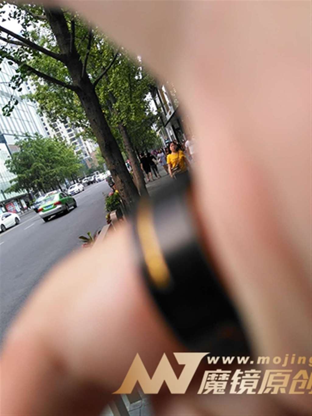 图片[3]-【街拍之魂赛帖】雨中的紧身裤-流行馆