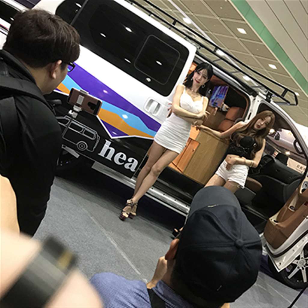 图片[3]-[辉辉赛贴-韩国改装车展]极品肉丝美腿美女车模-流行馆