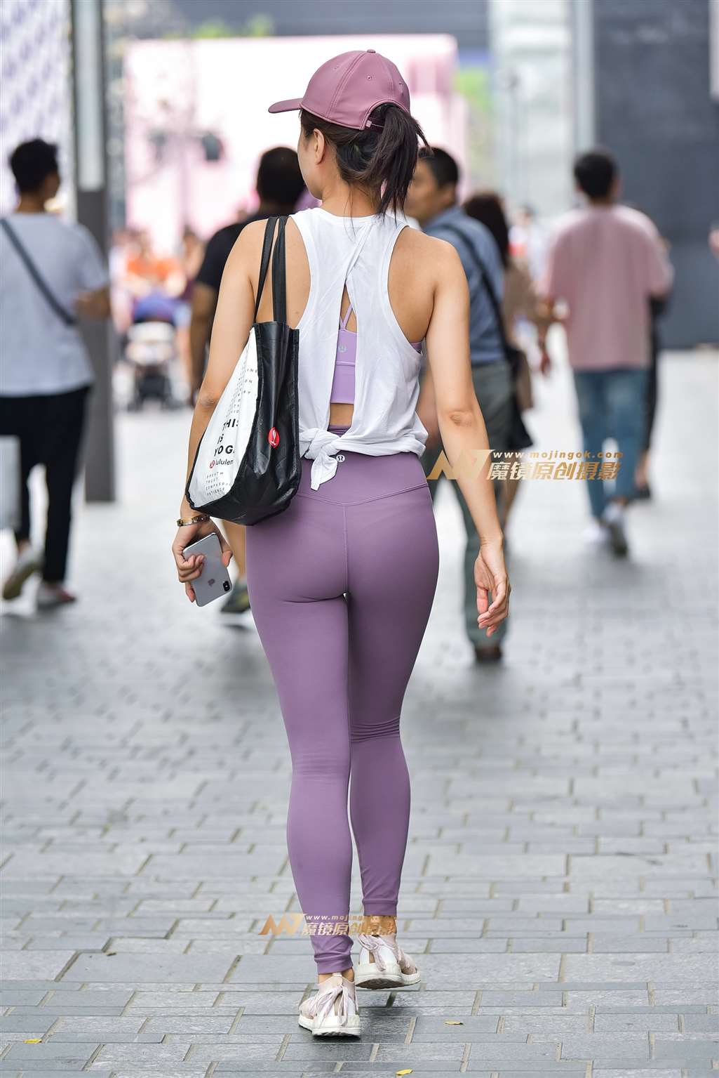 图片[5]-棒球帽+紫色紧身瑜珈裤-流行馆