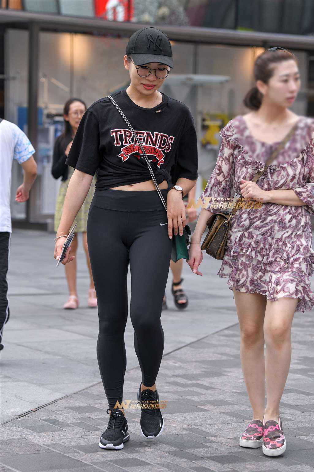 【久久赛帖】黑色紧身瑜伽裤少妇-流行馆