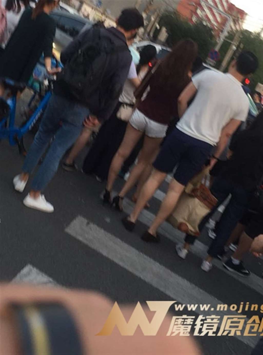 图片[3]-【红石赛帖】白色热裤性感少妇-流行馆