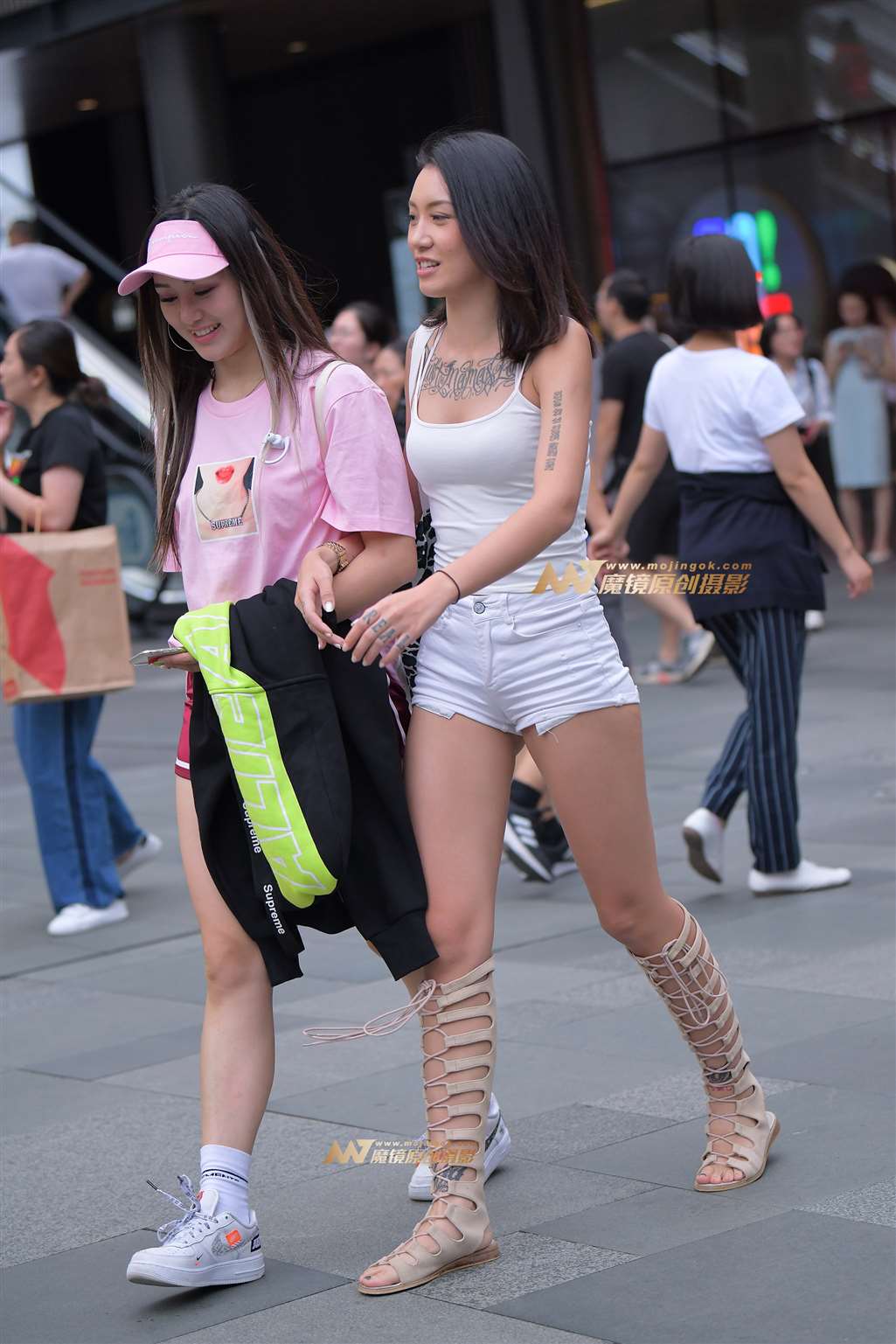 图片[4]-【街拍之魂赛帖】白色热裤-街拍流行馆