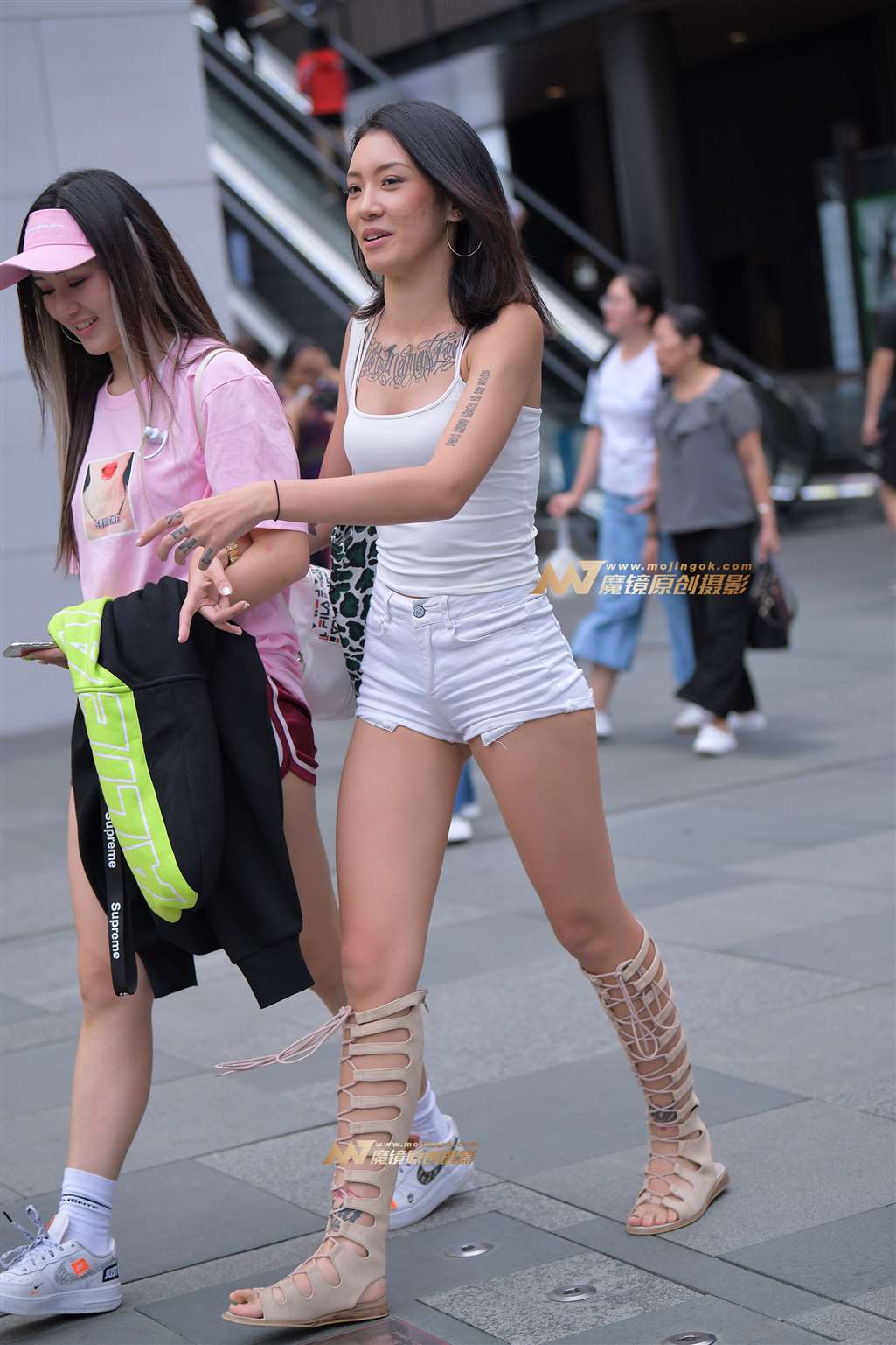 图片[5]-【街拍之魂赛帖】白色热裤-街拍流行馆