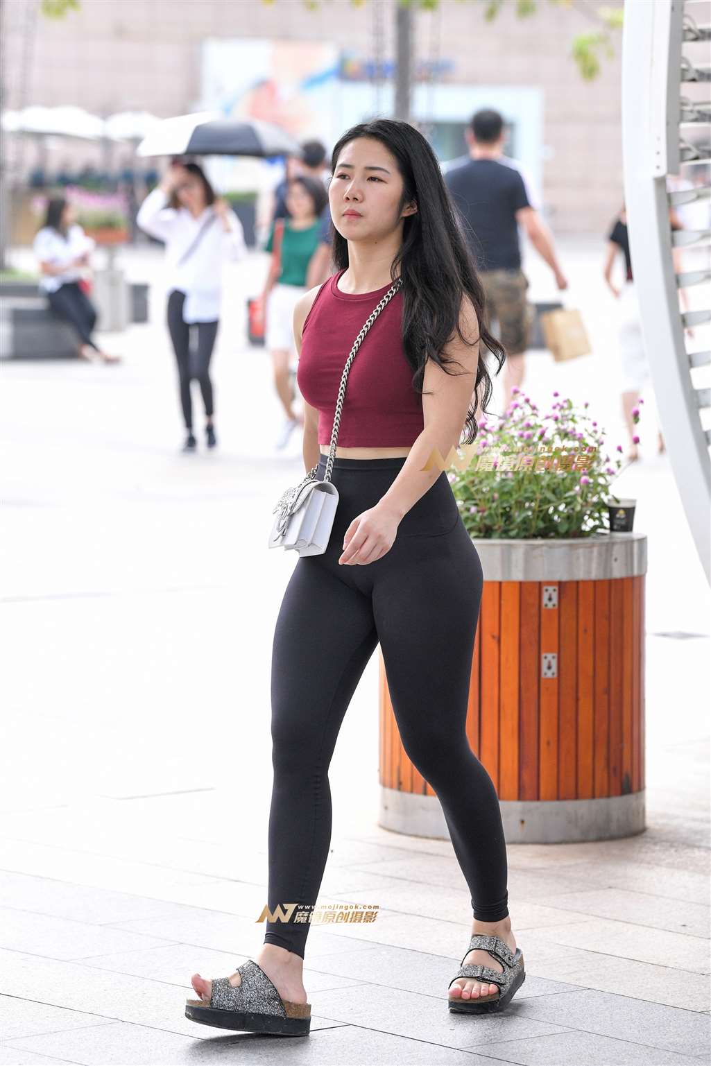 【久久赛帖】丰腴美臀-街拍流行馆