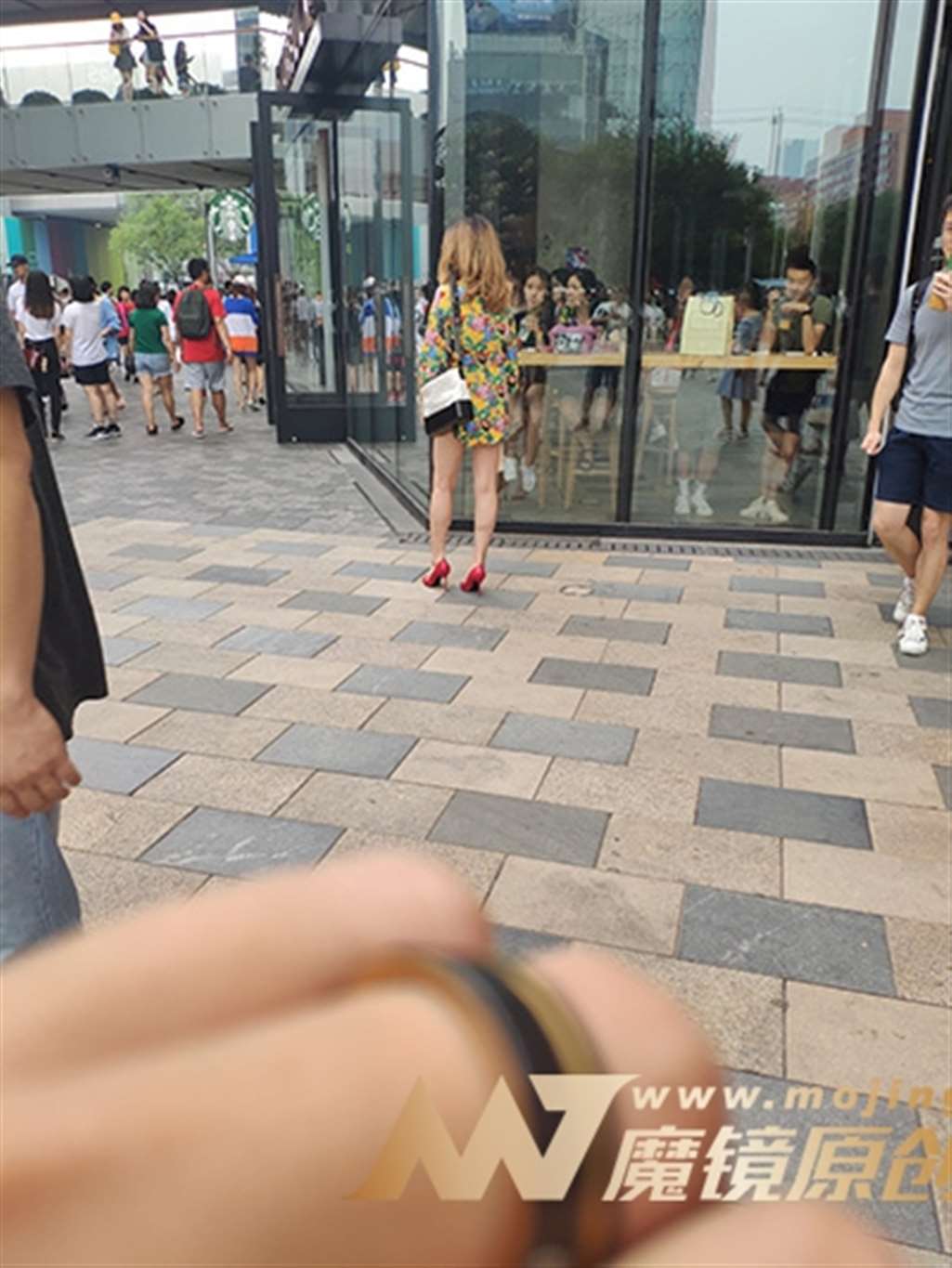 图片[3]-【久久赛帖】红色高跟鞋大长腿美女-流行馆
