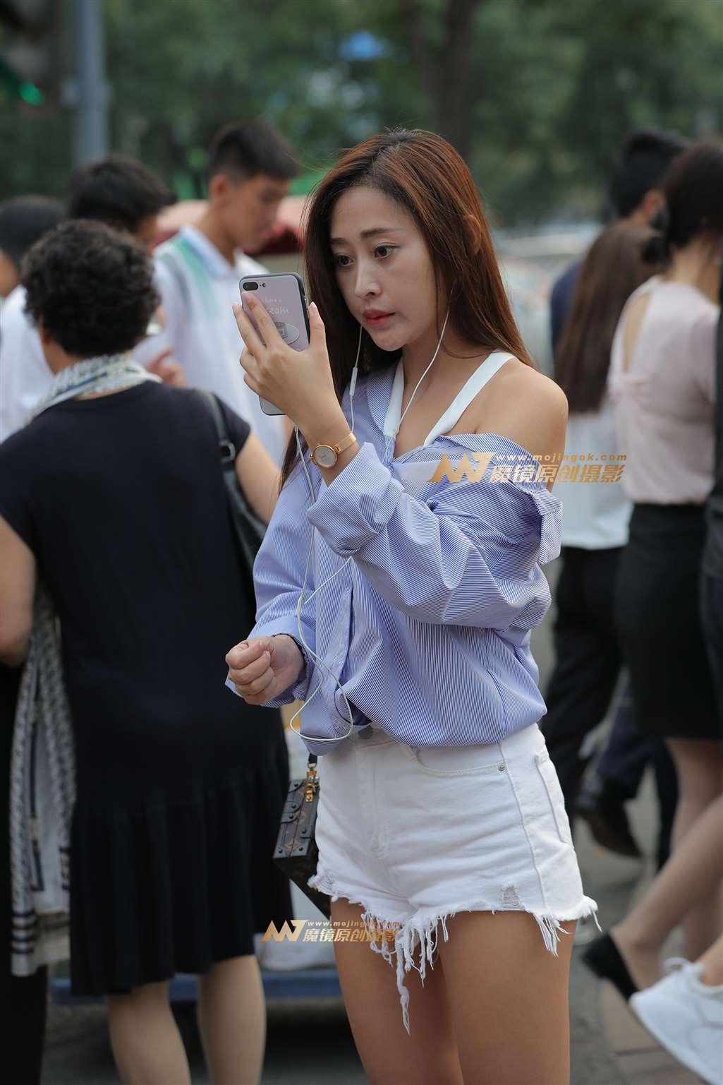 【视觉冲击赛贴】寂寞的她-街拍流行馆