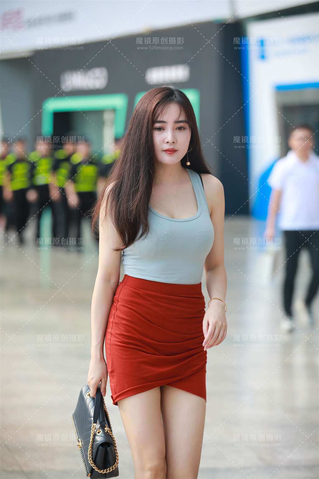 【凯恩现场搭讪作品】极品红色包臀裙美**-流行馆