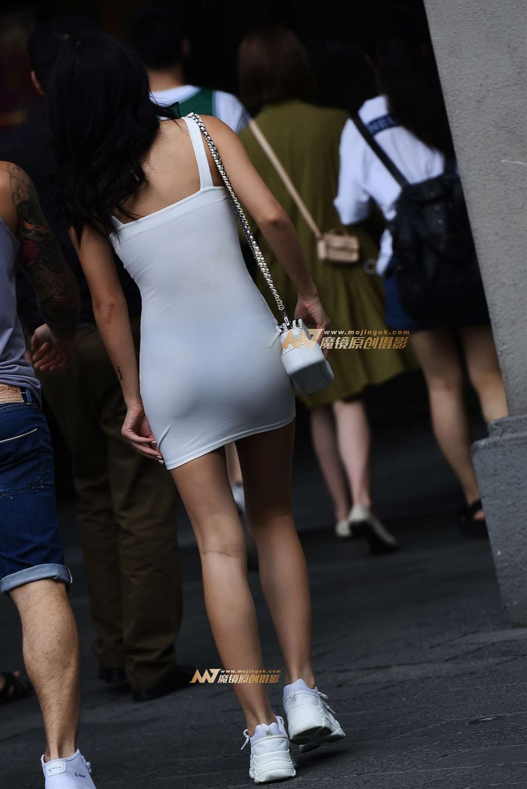 【咔喳赛贴】白色性感裹身小短裙-流行馆