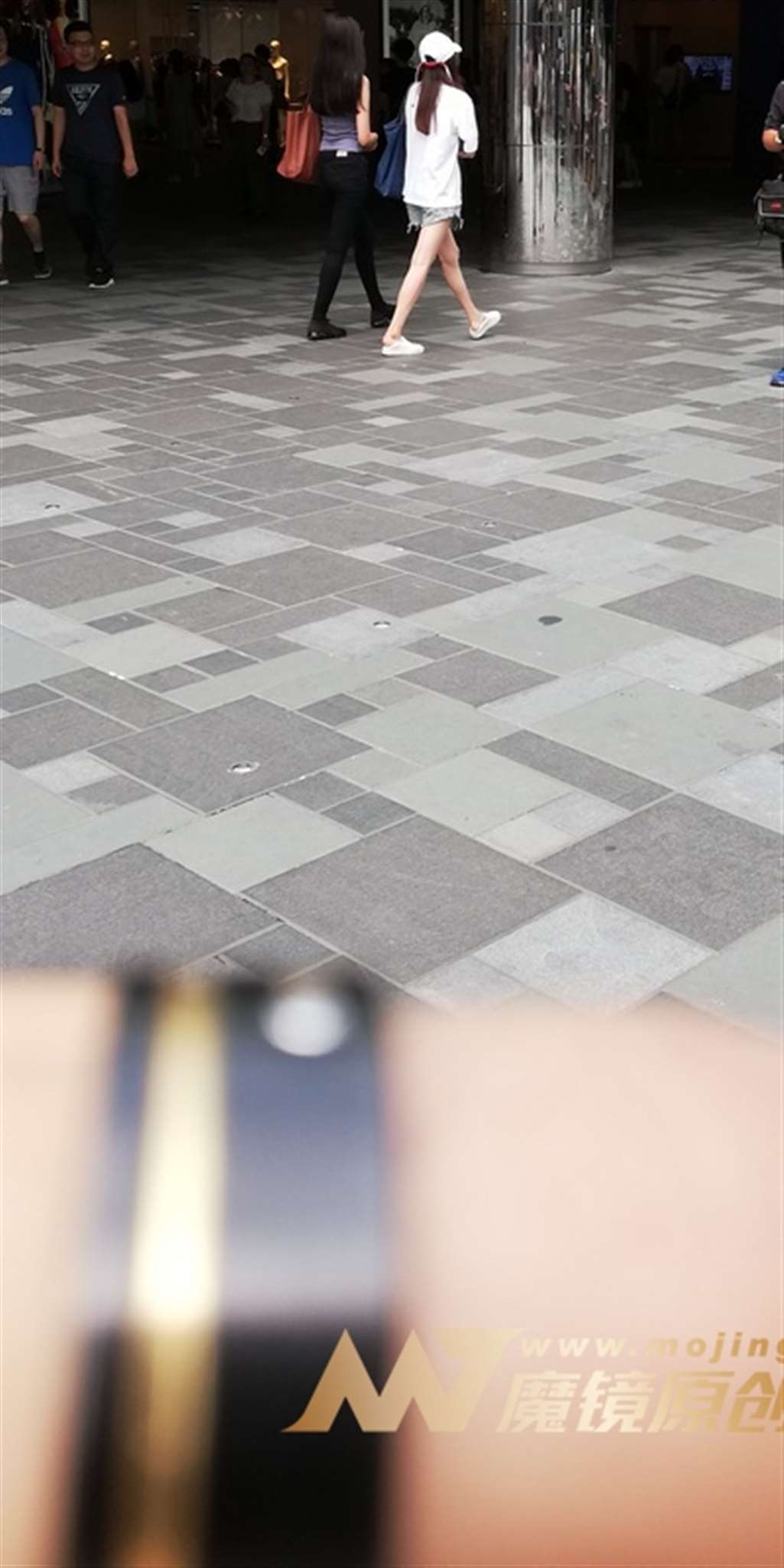 图片[3]-【视觉冲击赛贴】走路带风的小姐姐-流行馆