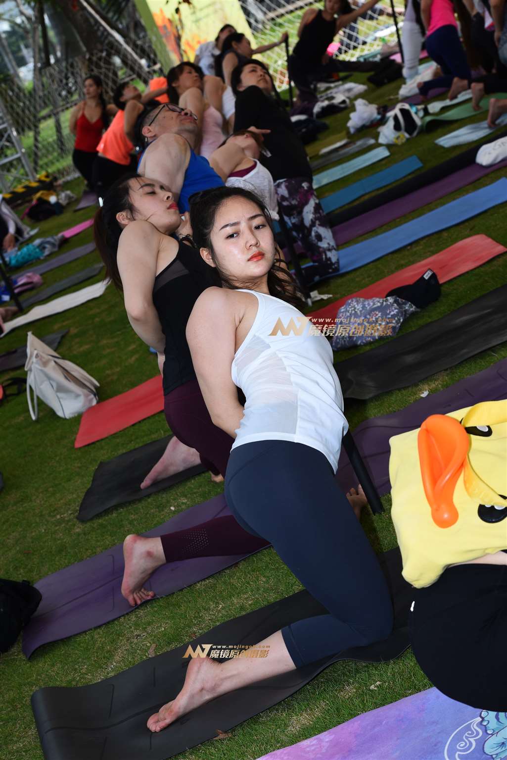 【咔喳赛贴】练得很用心-街拍流行馆