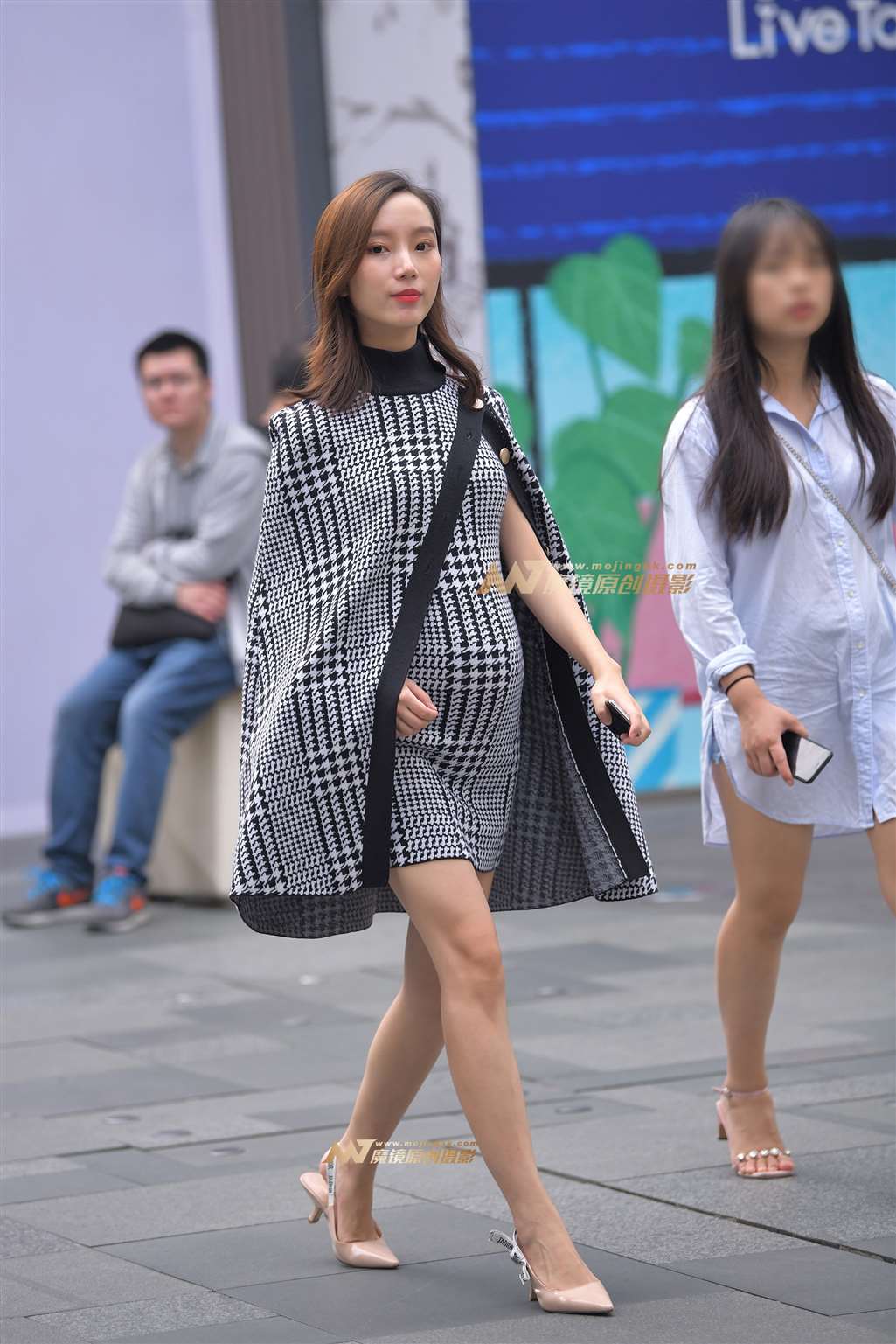 【街拍之魂赛帖】女人的美丽她全占了-流行馆