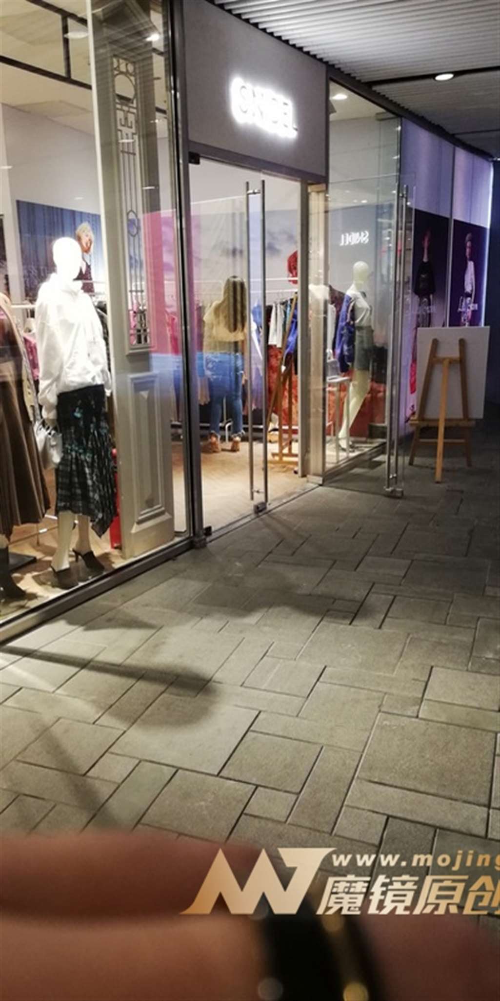 图片[3]-【视觉冲击赛贴】紧牛翘臀，细高跟小姐姐-流行馆