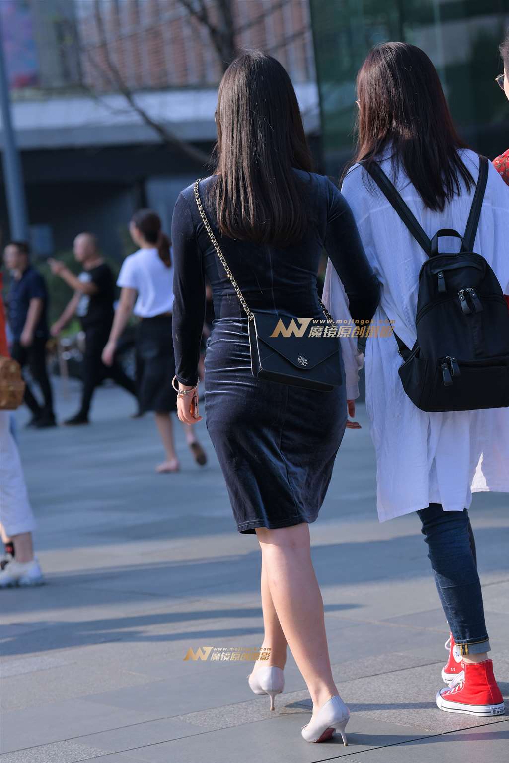 图片[2]-【街拍之魂赛帖】紧身包臀美腿-流行馆