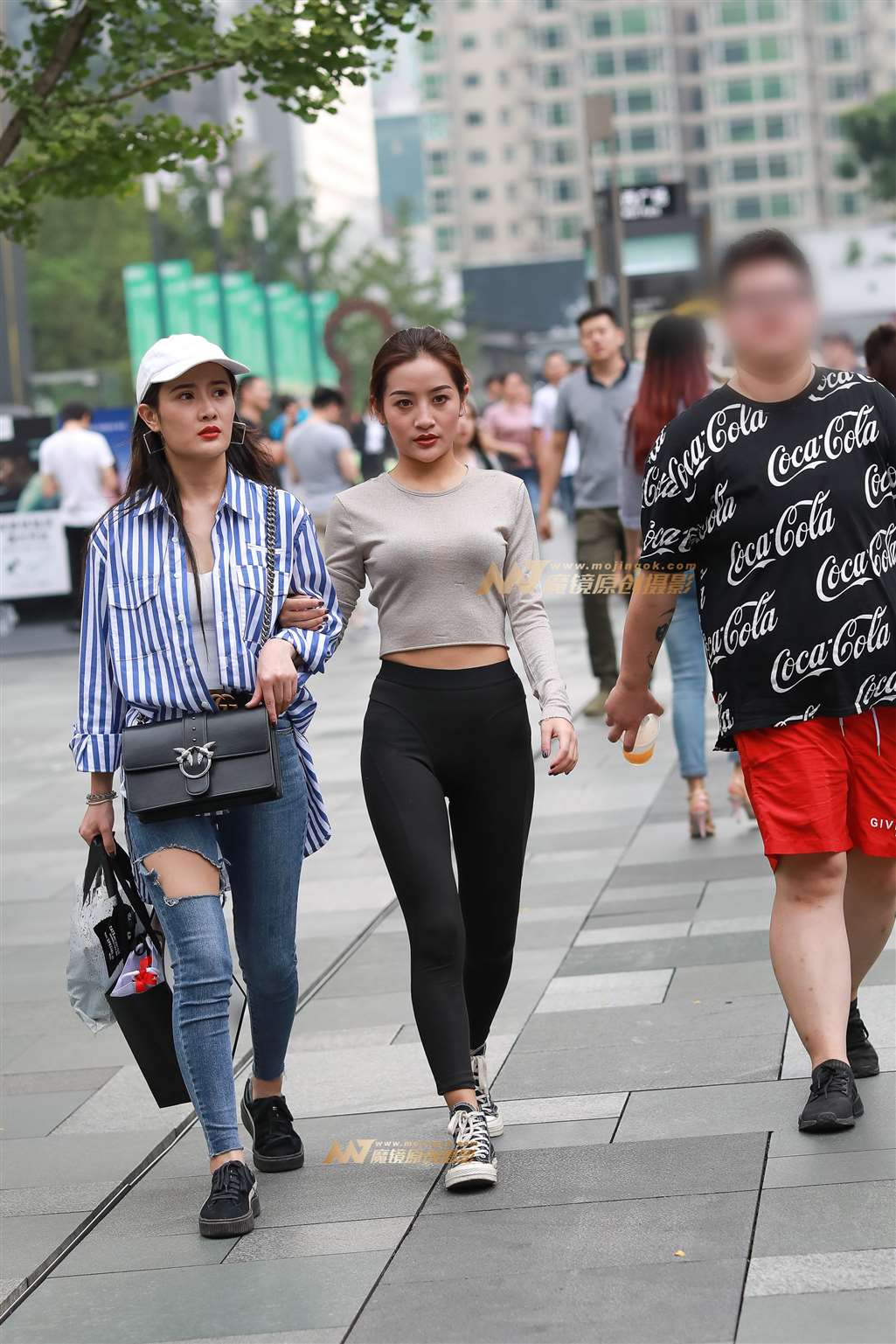 图片[4]-【凯恩赛帖】落落大方的蜜桃运动裤女孩-流行馆