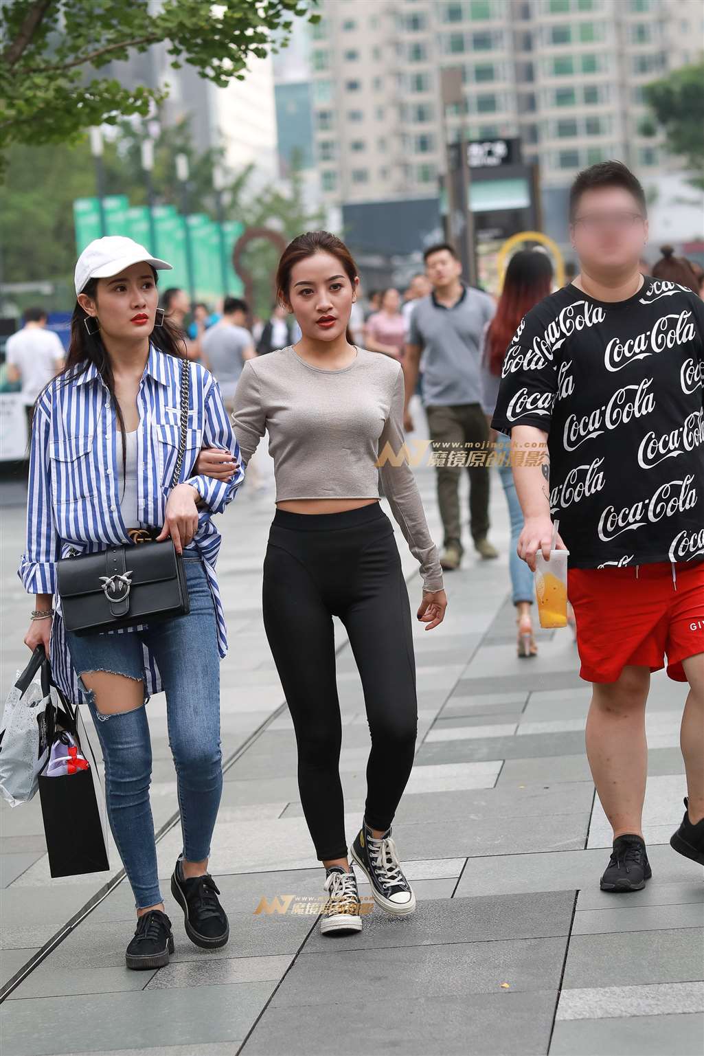 图片[5]-【凯恩赛帖】落落大方的蜜桃运动裤女孩-流行馆
