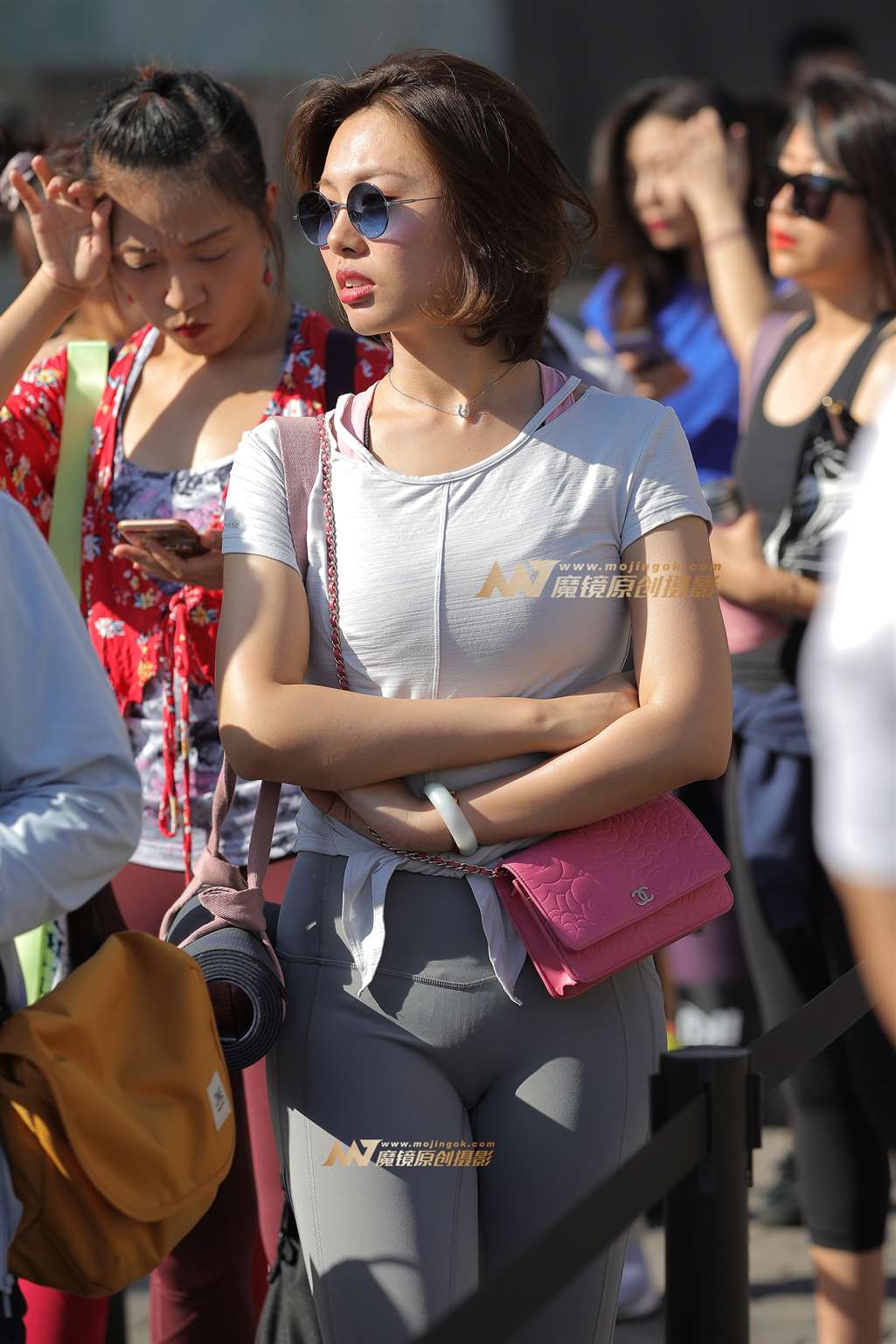 【视觉冲击赛贴】浅灰色健美裤，紧致迷人-流行馆