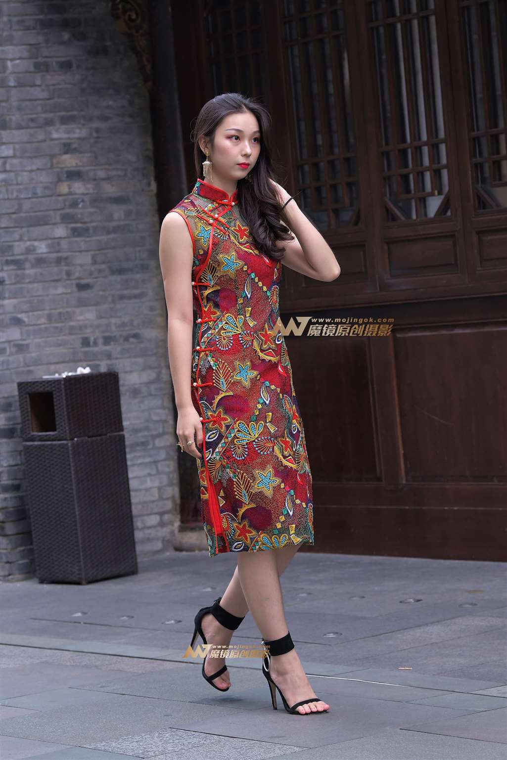 【街拍之魂赛帖】又见旗袍少妇-流行馆