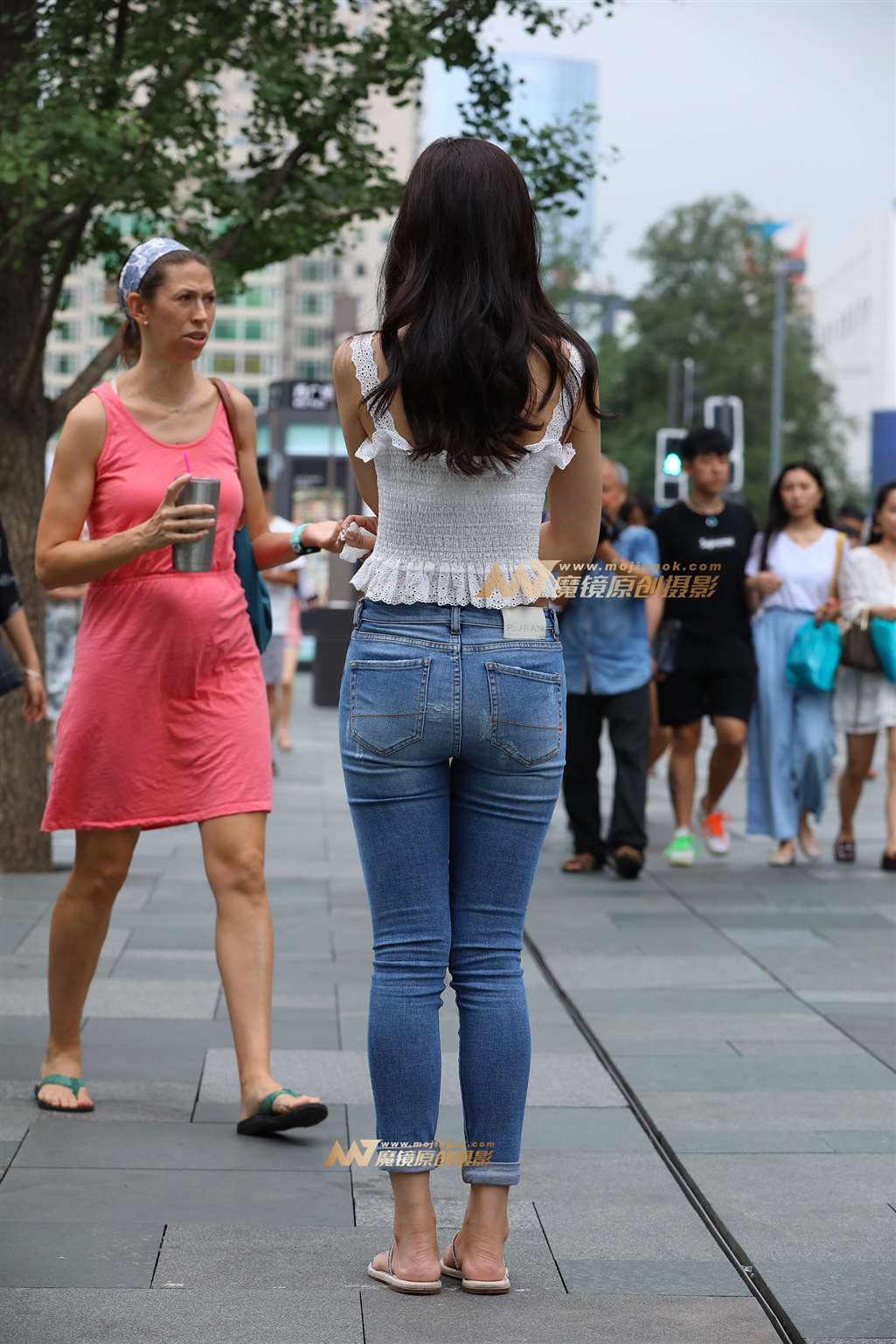 图片[2]-【视觉冲击赛贴】小背心，紧牛小姐姐-流行馆