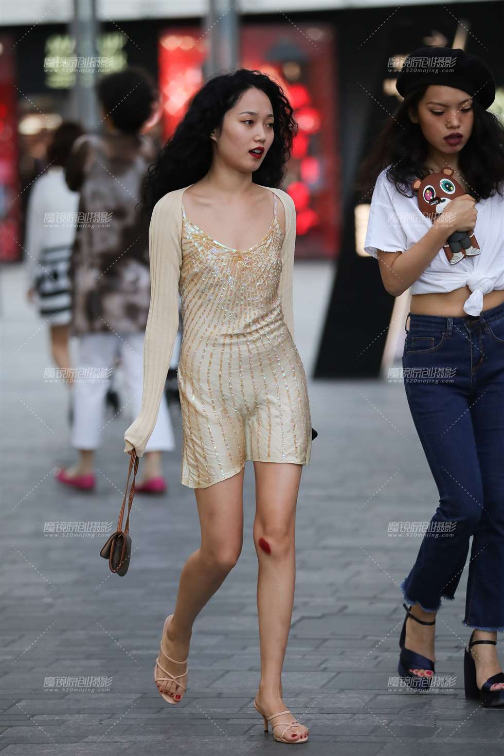 图片[1]-丝滑贴身的触感-街拍流行馆