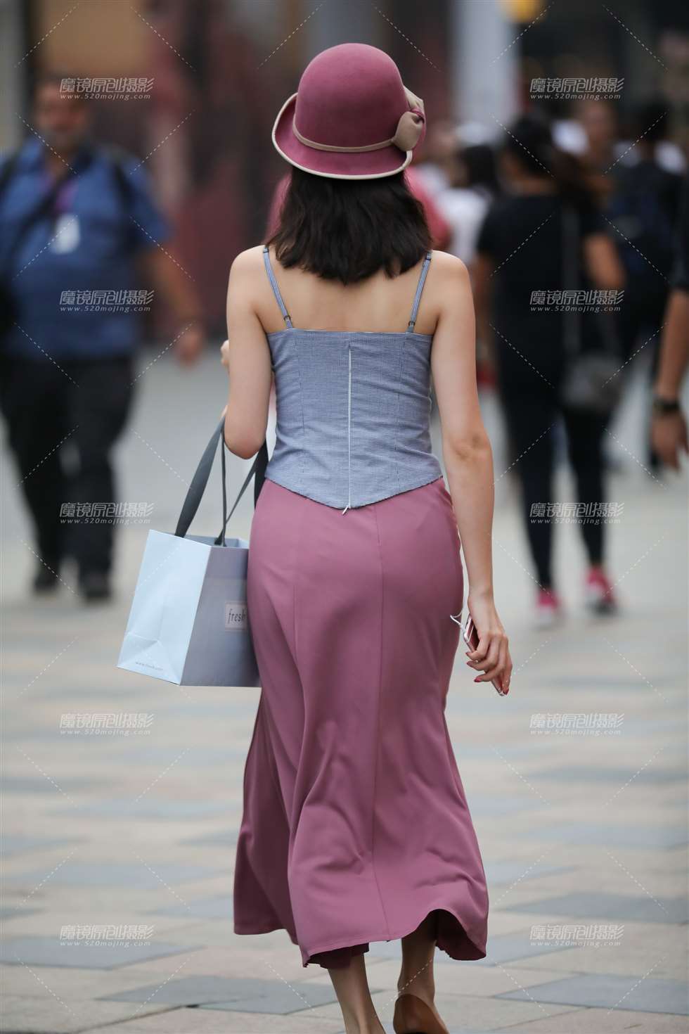 图片[2]-时髦靓丽的装扮 看着很舒适-街拍流行馆