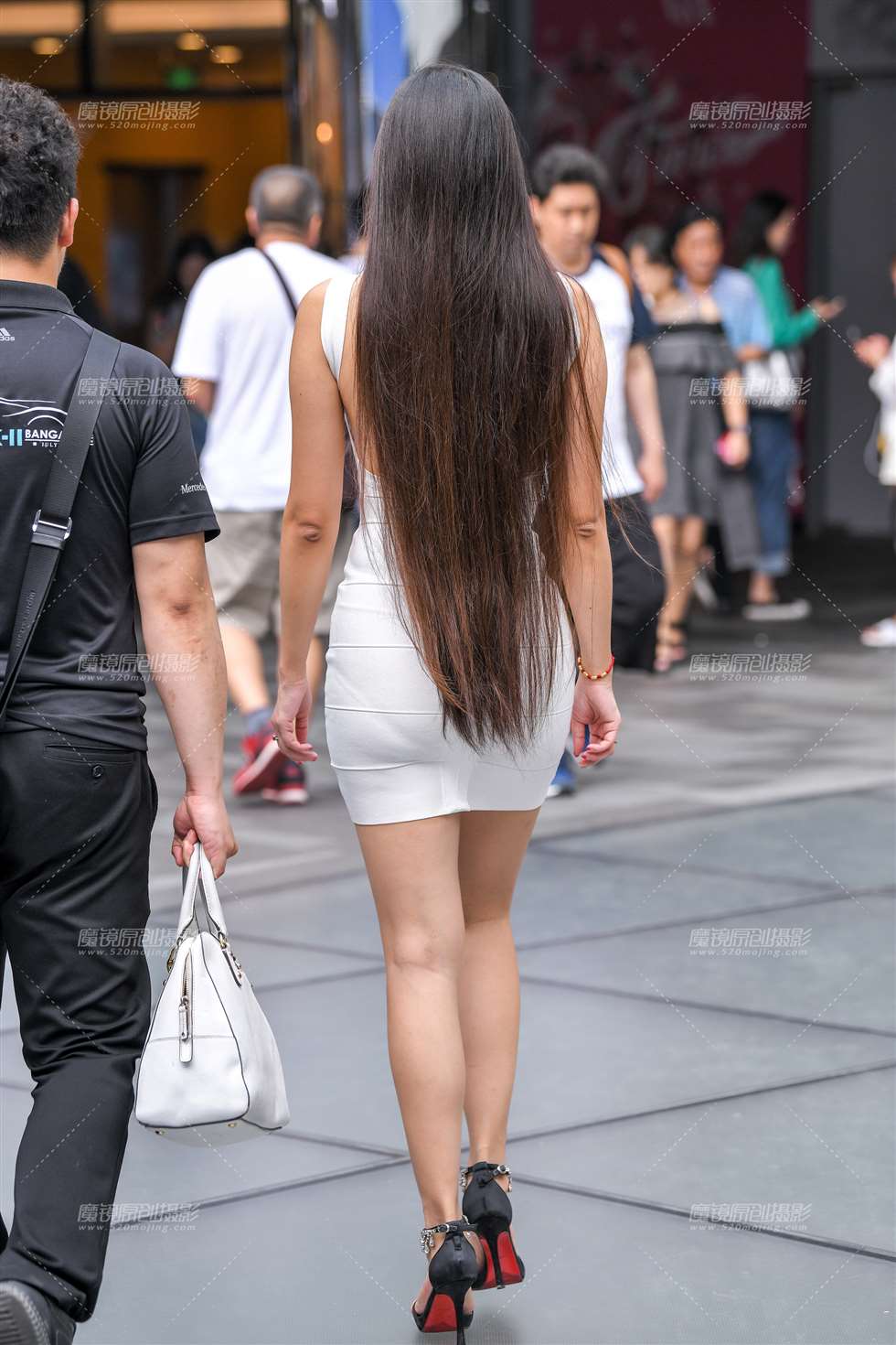 图片[4]-白色包臀裙长发美女-街拍流行馆
