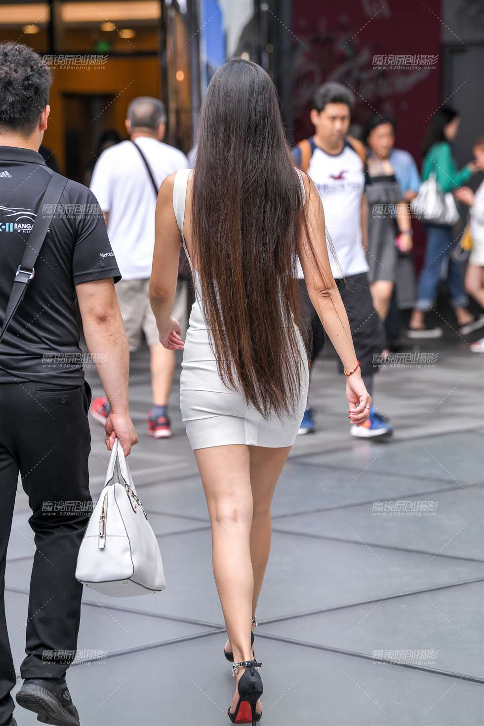 图片[2]-白色包臀裙长发美女-街拍流行馆