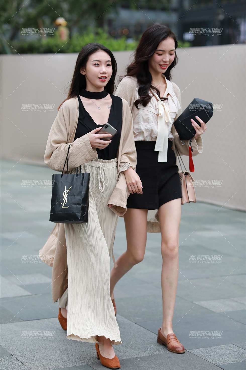 图片[1]-时尚靓丽闺蜜-街拍流行馆