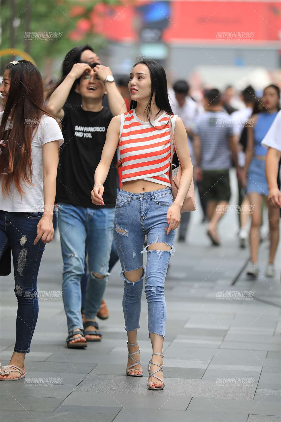 图片[3]-紧牛曲线 迷人-街拍流行馆
