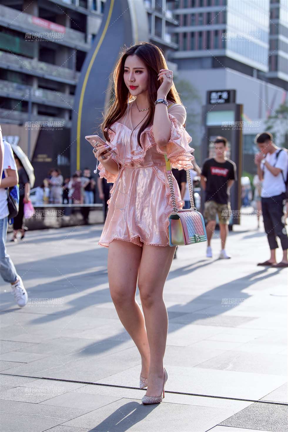 图片[1]-高跟鞋美腿美女-街拍流行馆